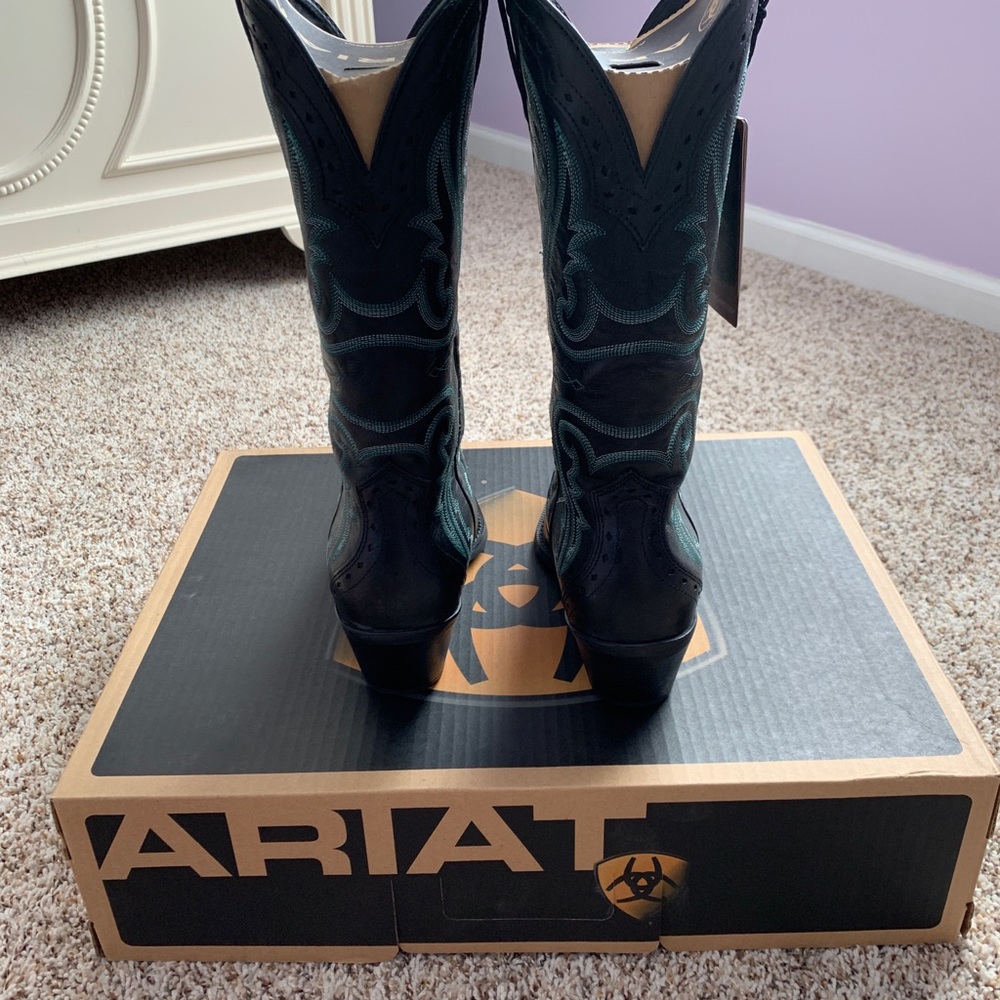 Ariat NWT women’s black cowboy boots 9.5 - Picture 3 of 7